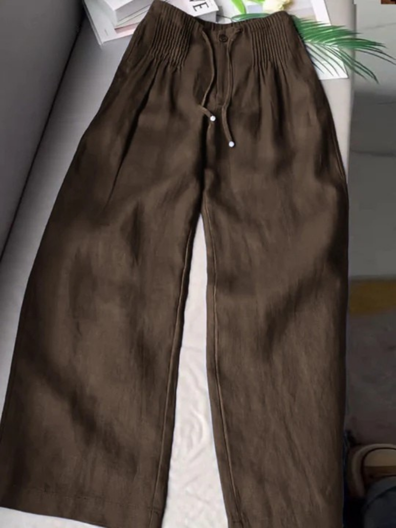 Locker sitzende, weit geschnittene Hose mit weitem Bein