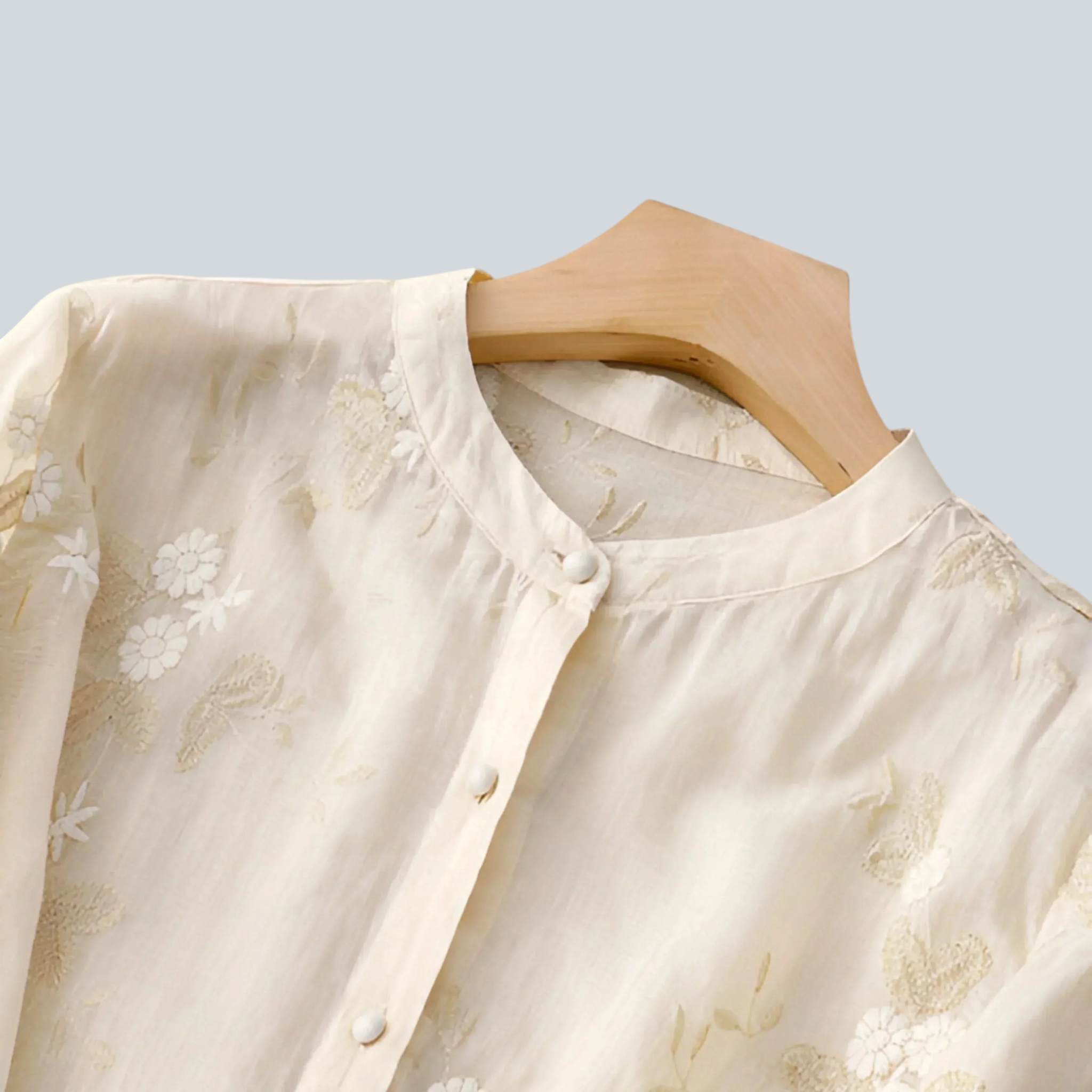 Haut femme en coton brodé floral - Élégance décontractée