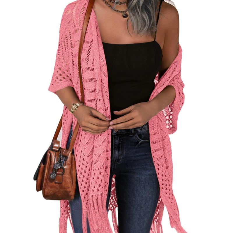 Gemütliche Sommer-Strickjacke mit Ausschnitten und Quasten