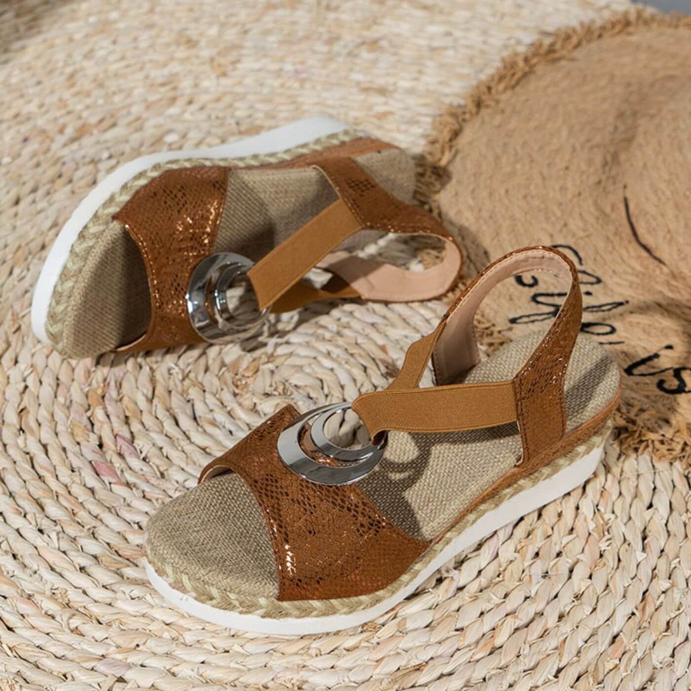 Sandales femme légères, confortables et ajustables pour l'été