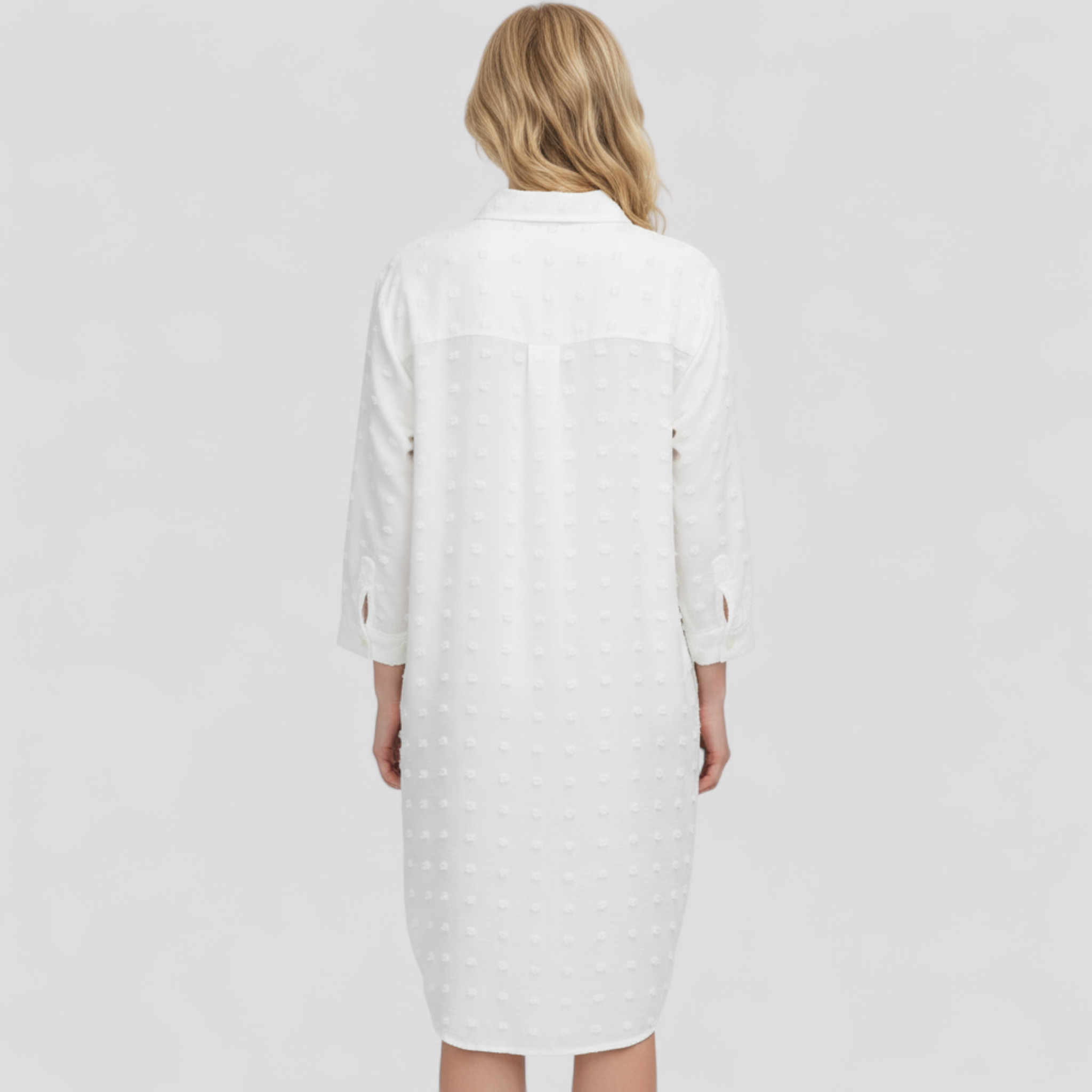 Damenbluse mit Punkten aus leichtem Stoff, feminine Mode
