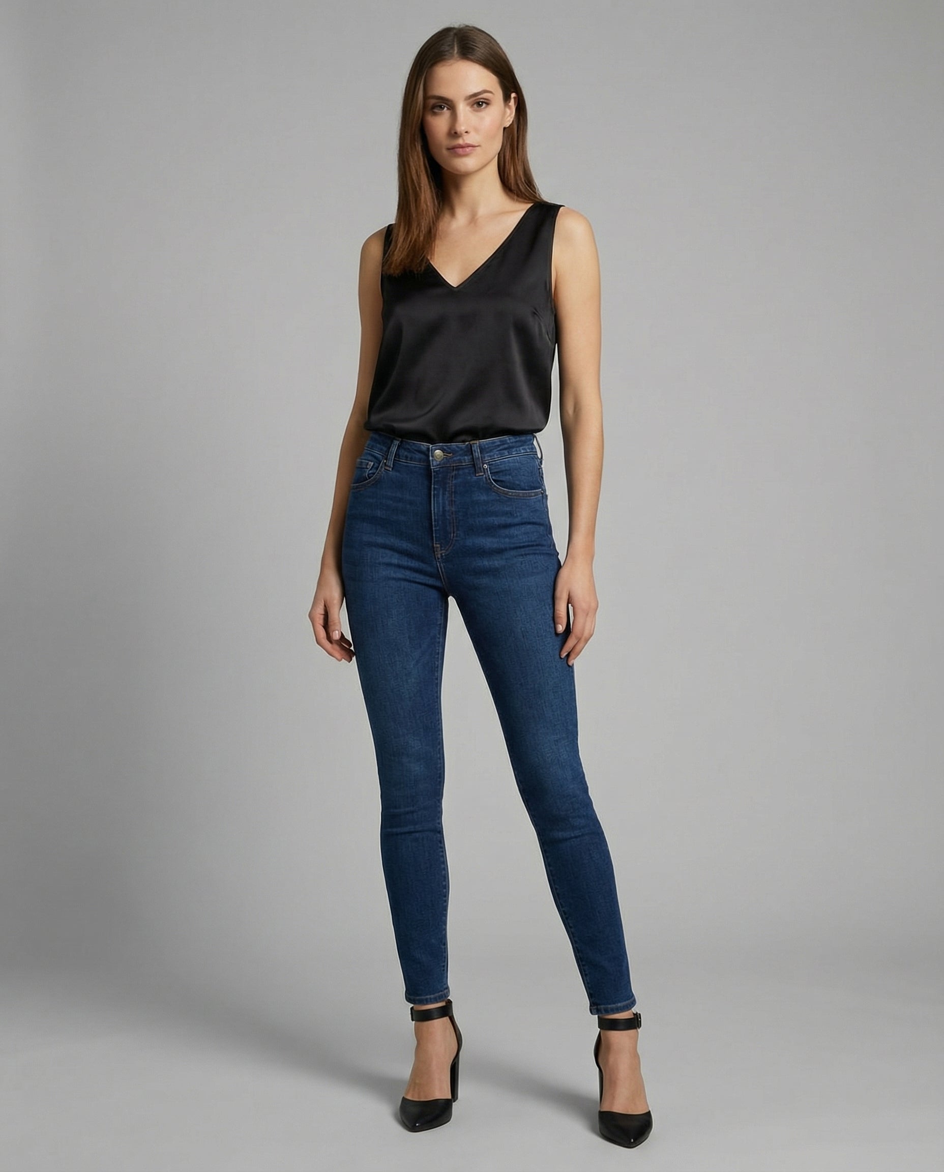 Débardeur Noir Femme Élégant Minimaliste 1