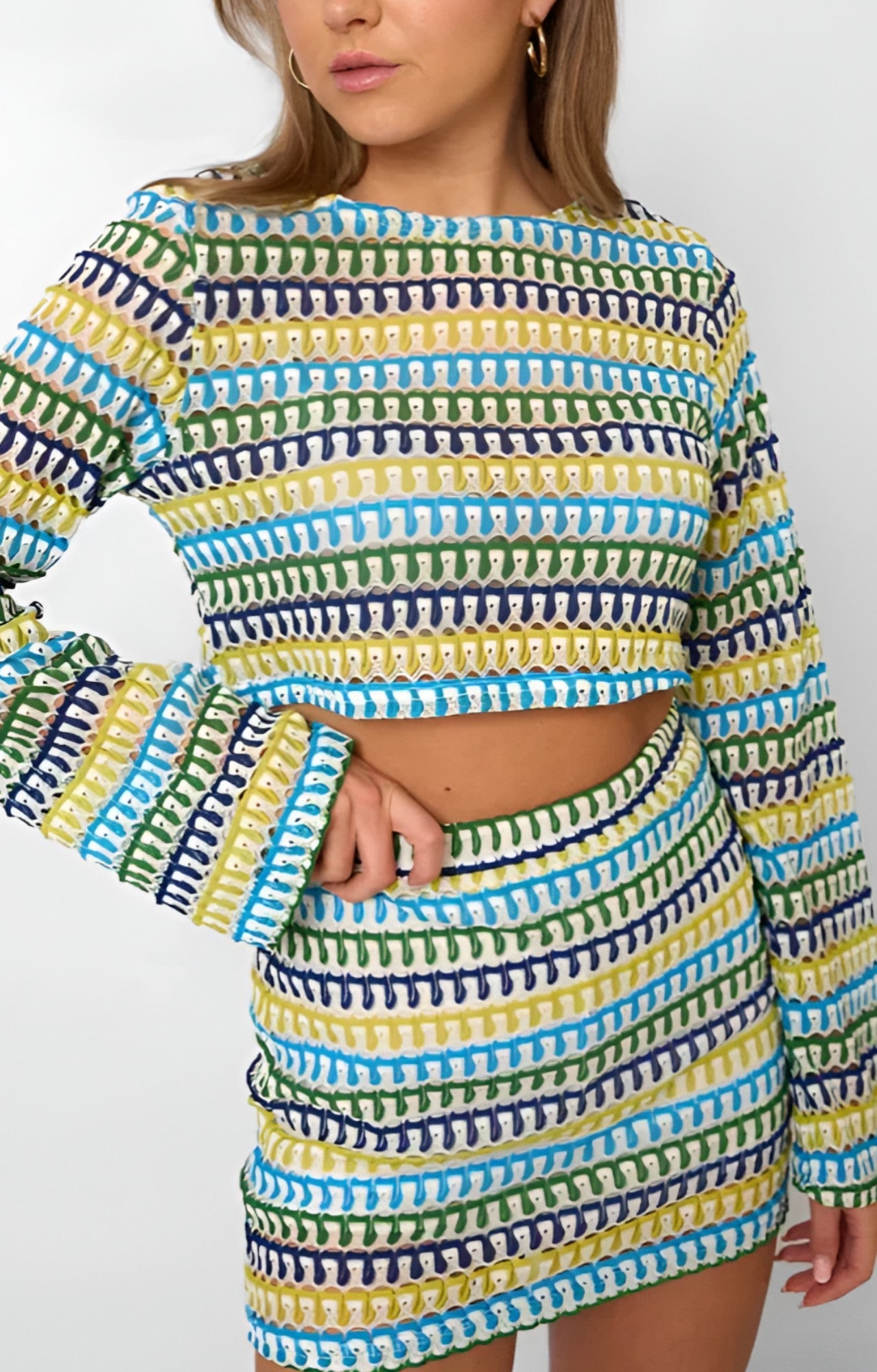 Kurzes Damen-Set mit Puffärmeln Kleider