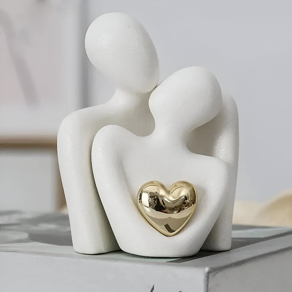 Figurine Couple Enlacé – Sculpture Moderne avec Détail Cœur