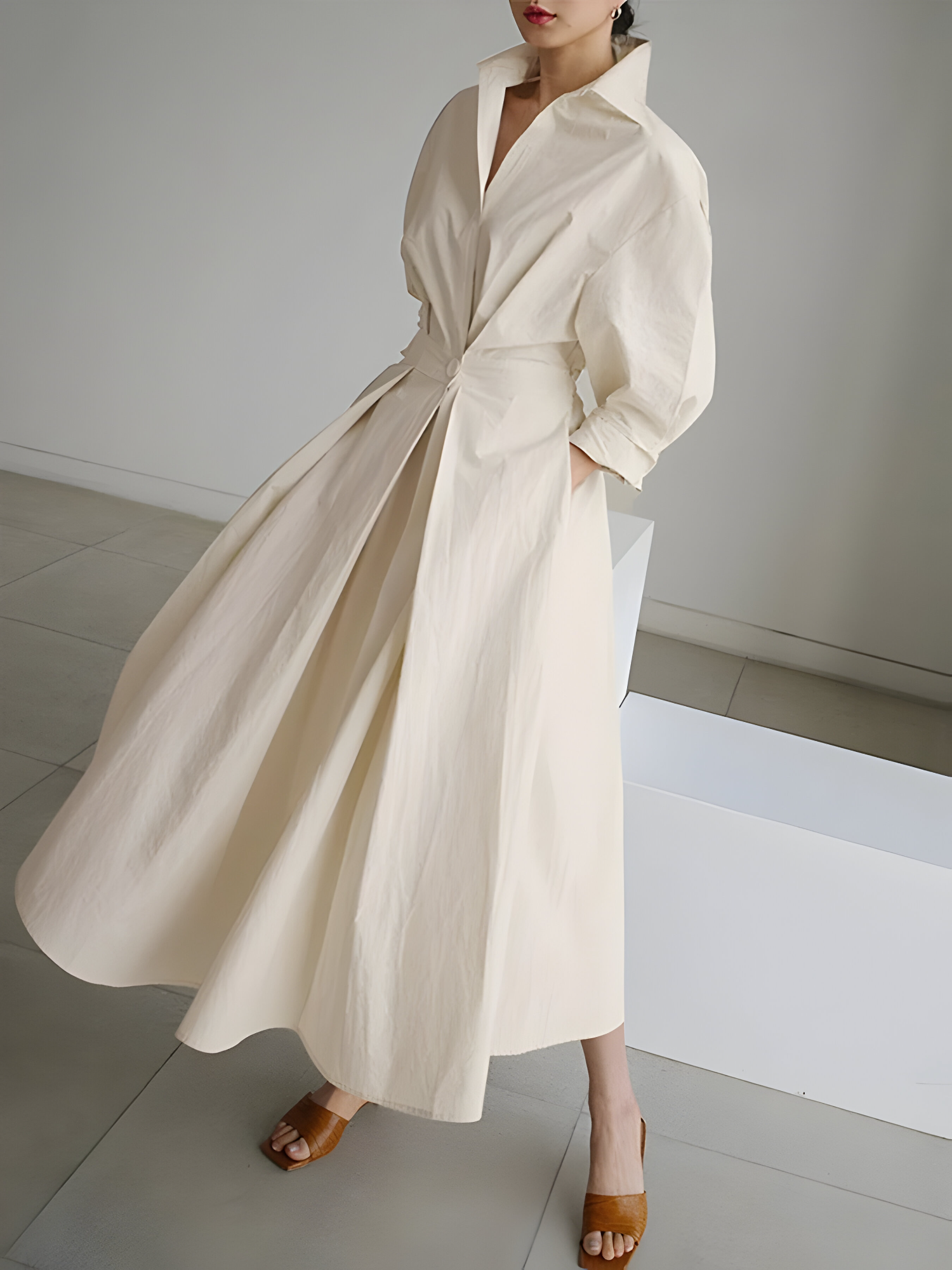 Elegantes langes Damenkleid aus Satin für Abend oder Zeremonie -