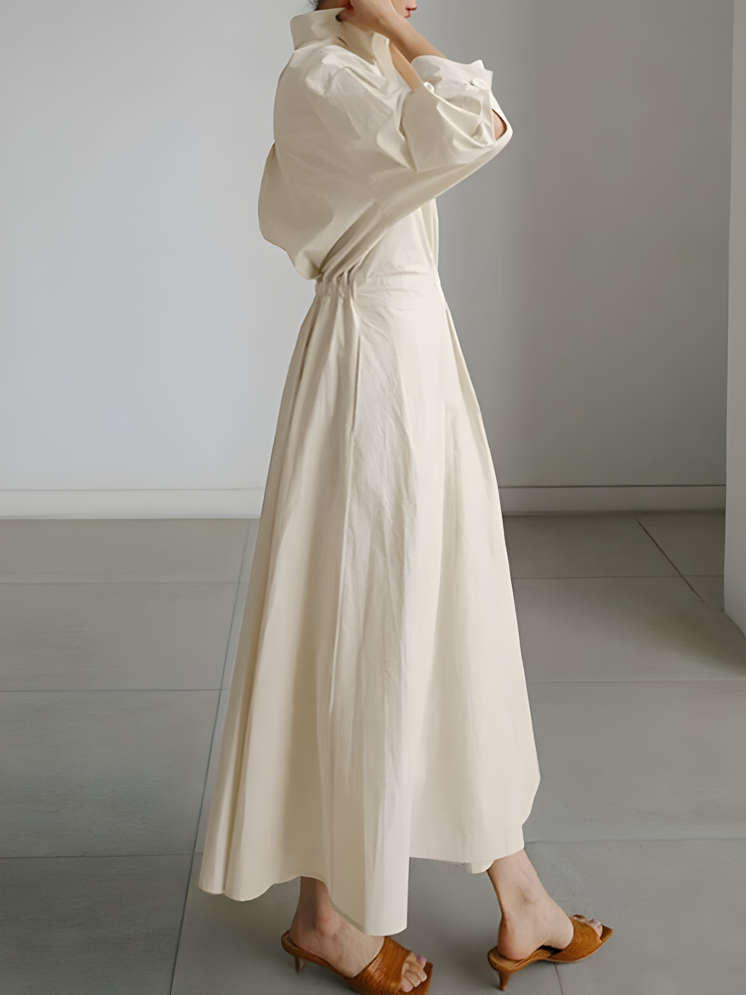 Elegantes langes Damenkleid aus Satin für Abend oder Zeremonie -