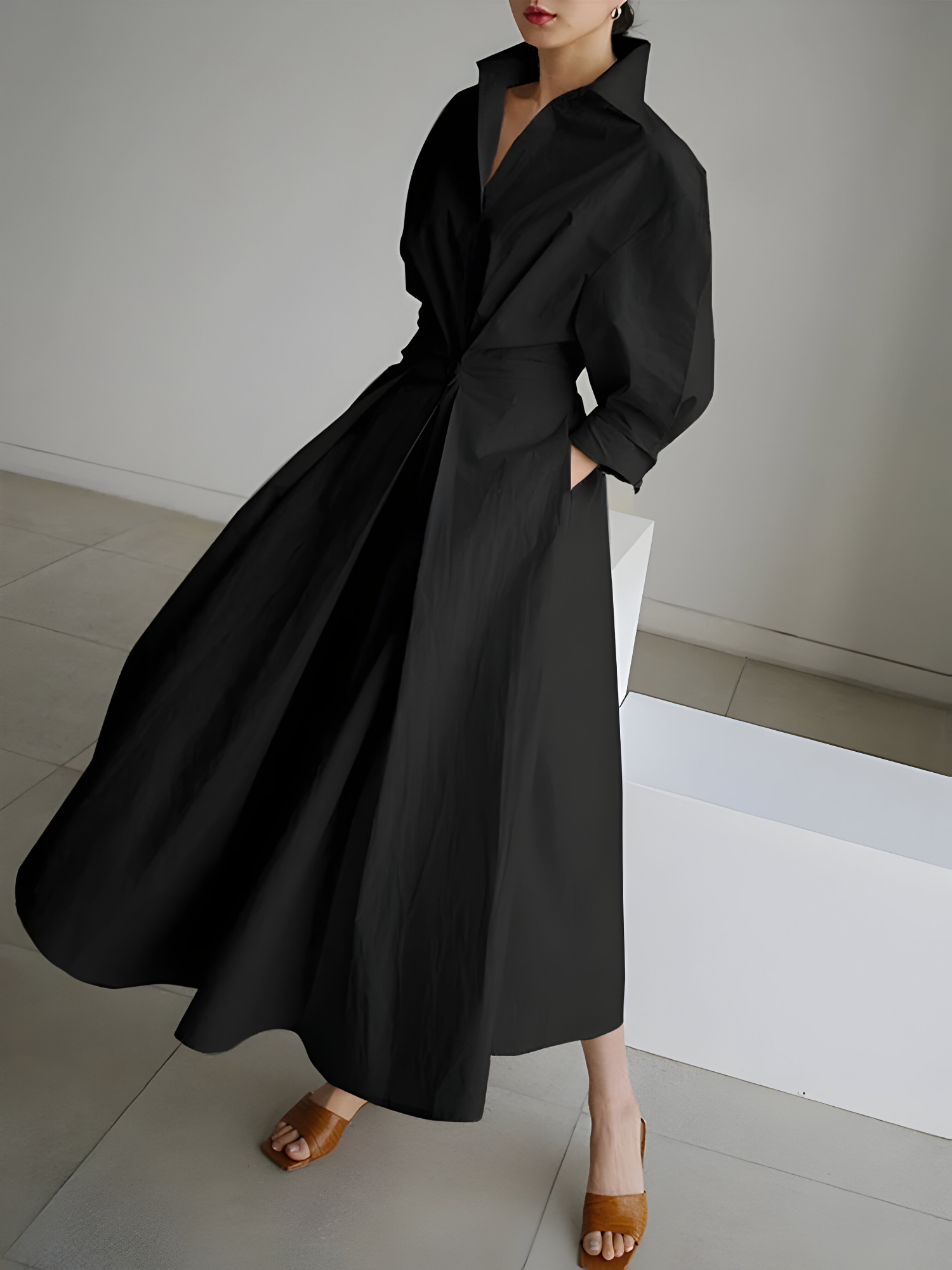 Elegantes langes Damenkleid aus Satin für Abend oder Zeremonie -