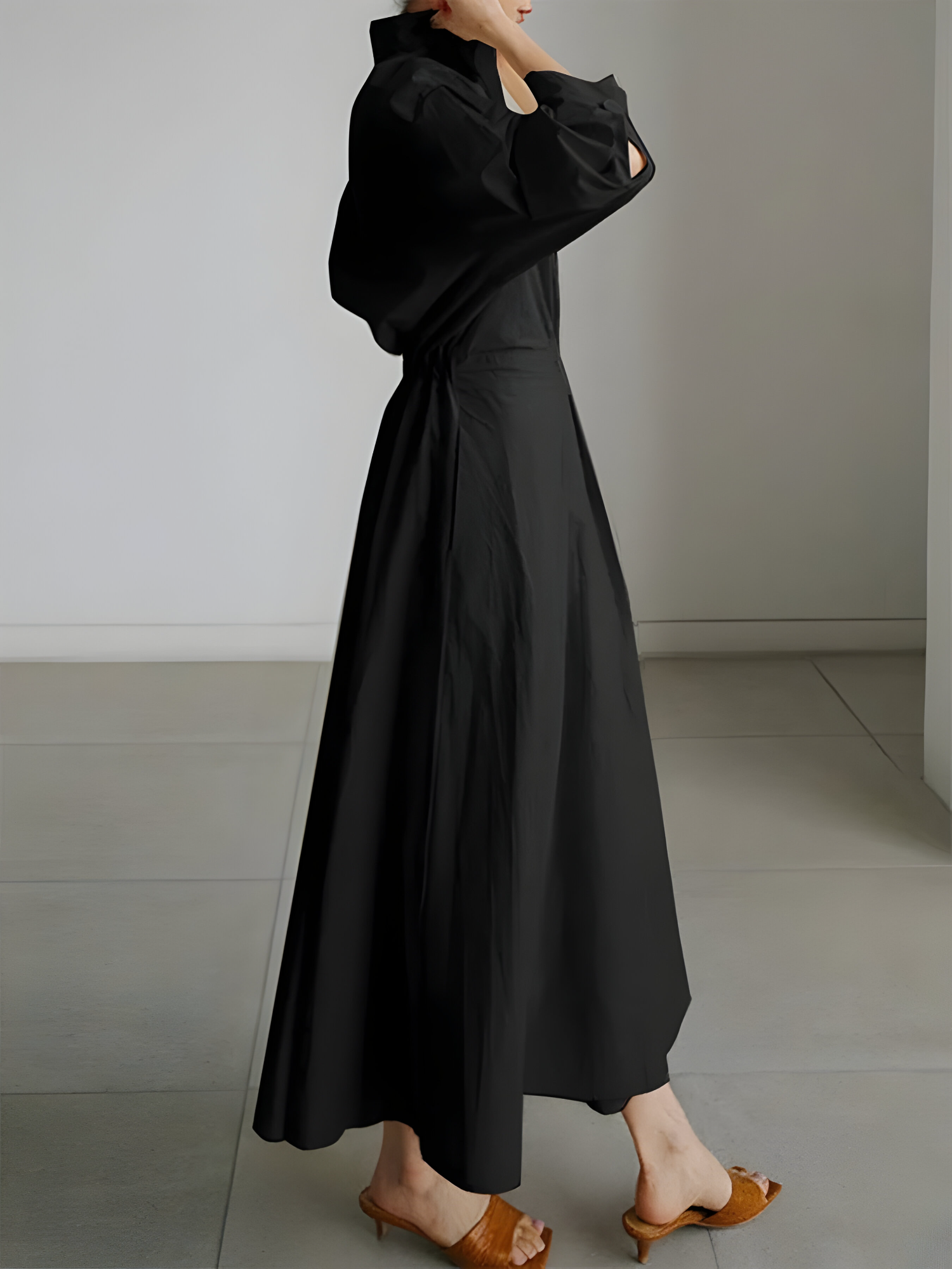 Elegantes langes Damenkleid aus Satin für Abend oder Zeremonie -