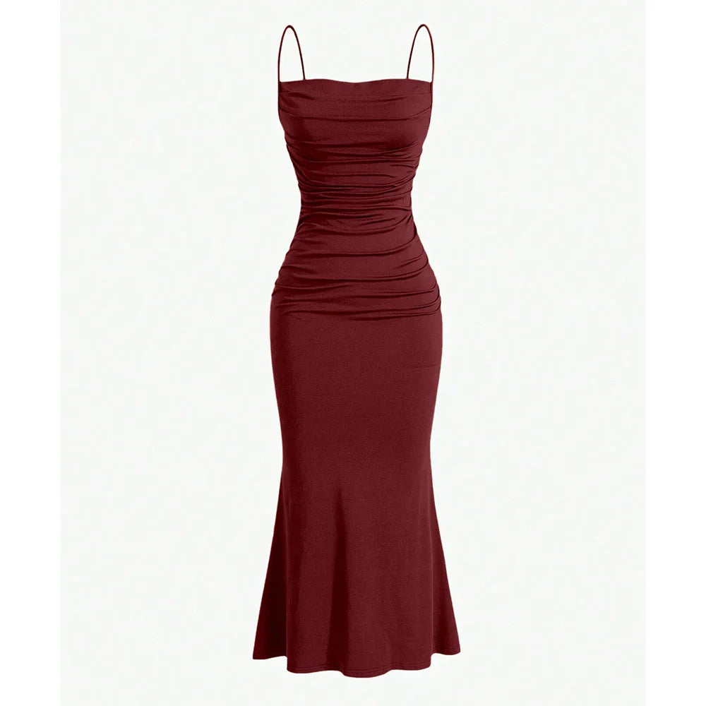 dresses : Camille - Robe Maxi Moulante Élégante avec Volants et Bretelles Fines in Rouge foncé van Seroa