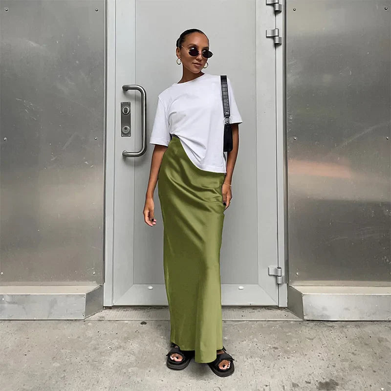 skirts : Emma - Jupe Maxi Élégante en Satin avec Taille Haute in van Seroa