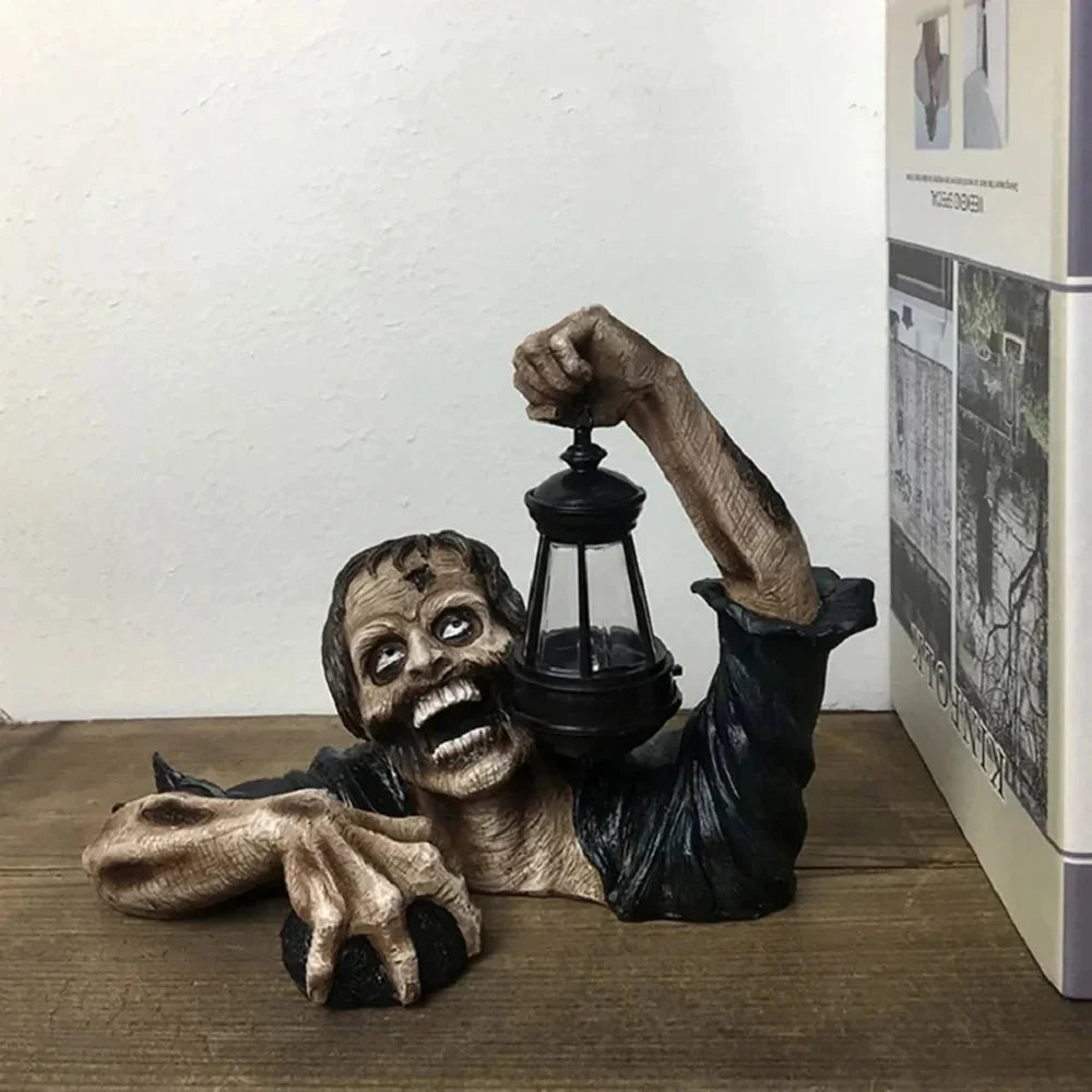 Figure de Zombie de Jardin avec Lanterne - Décor Halloween en Résine