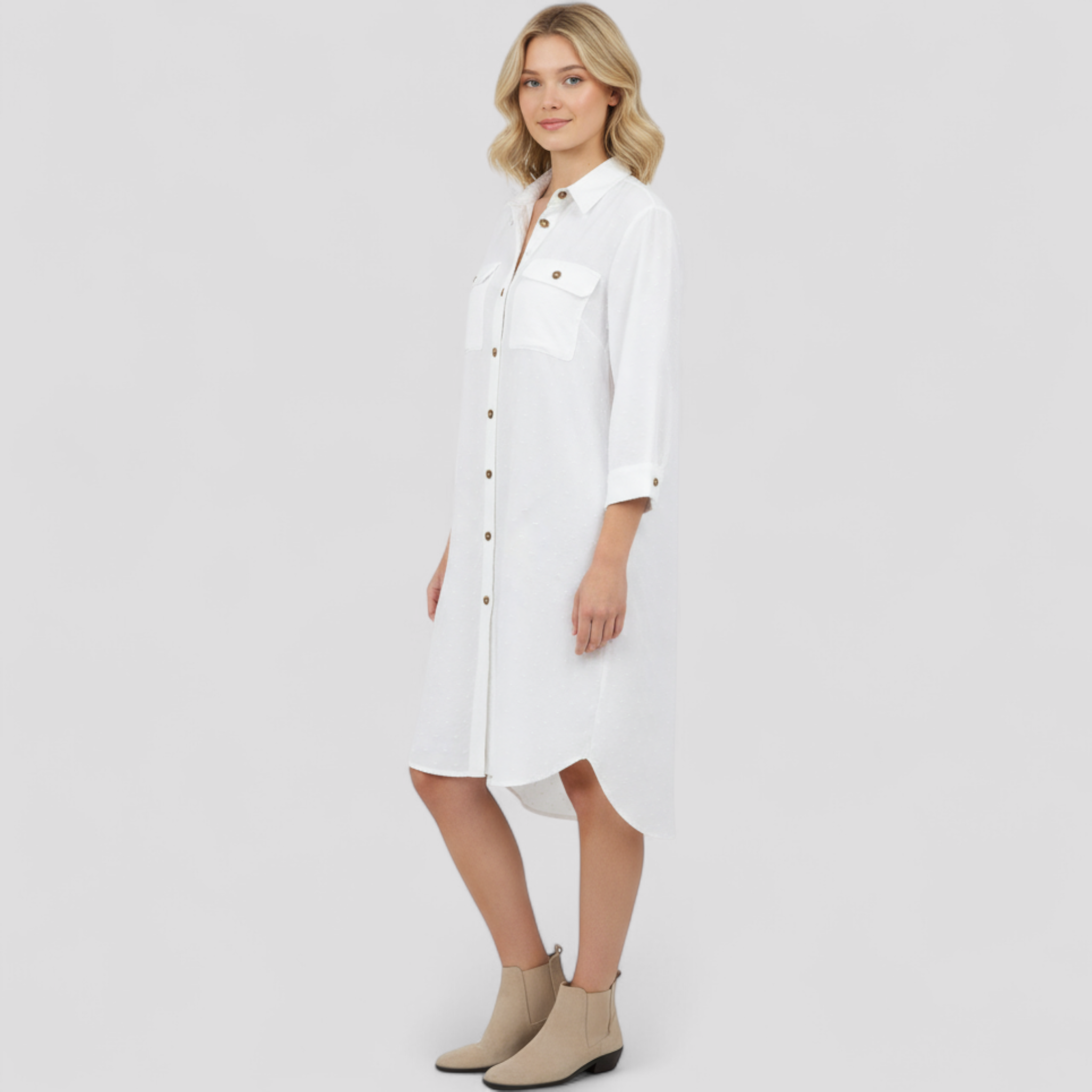 Damenbluse mit Punkten aus leichtem Stoff, feminine Mode
