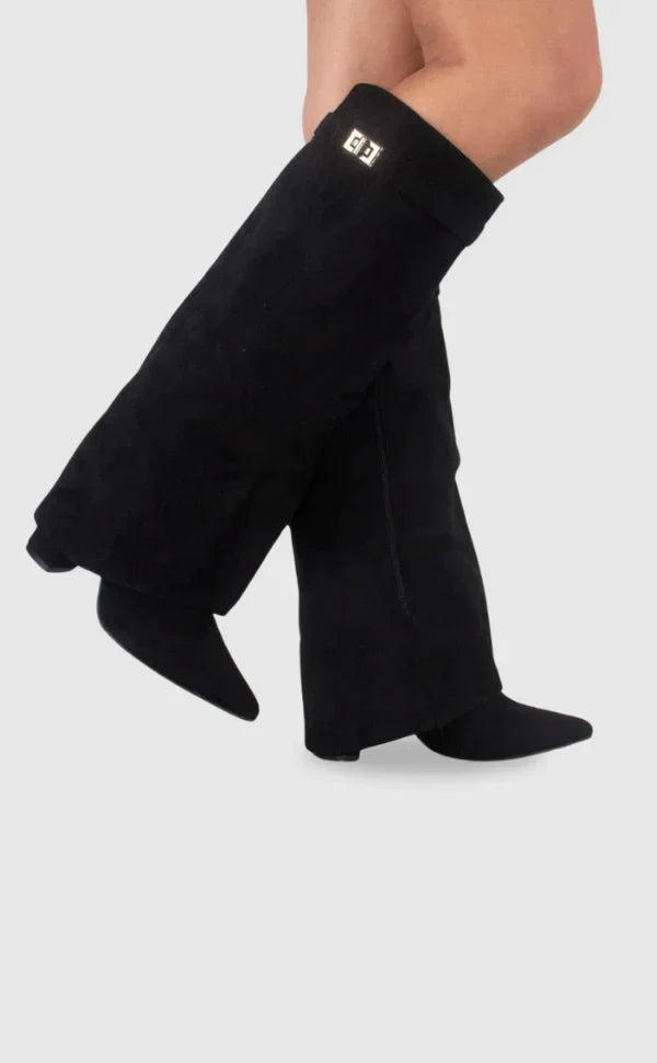 Damenstiefel aus schwarzem Wildleder mit Metallösen - Eleganz & Komfort