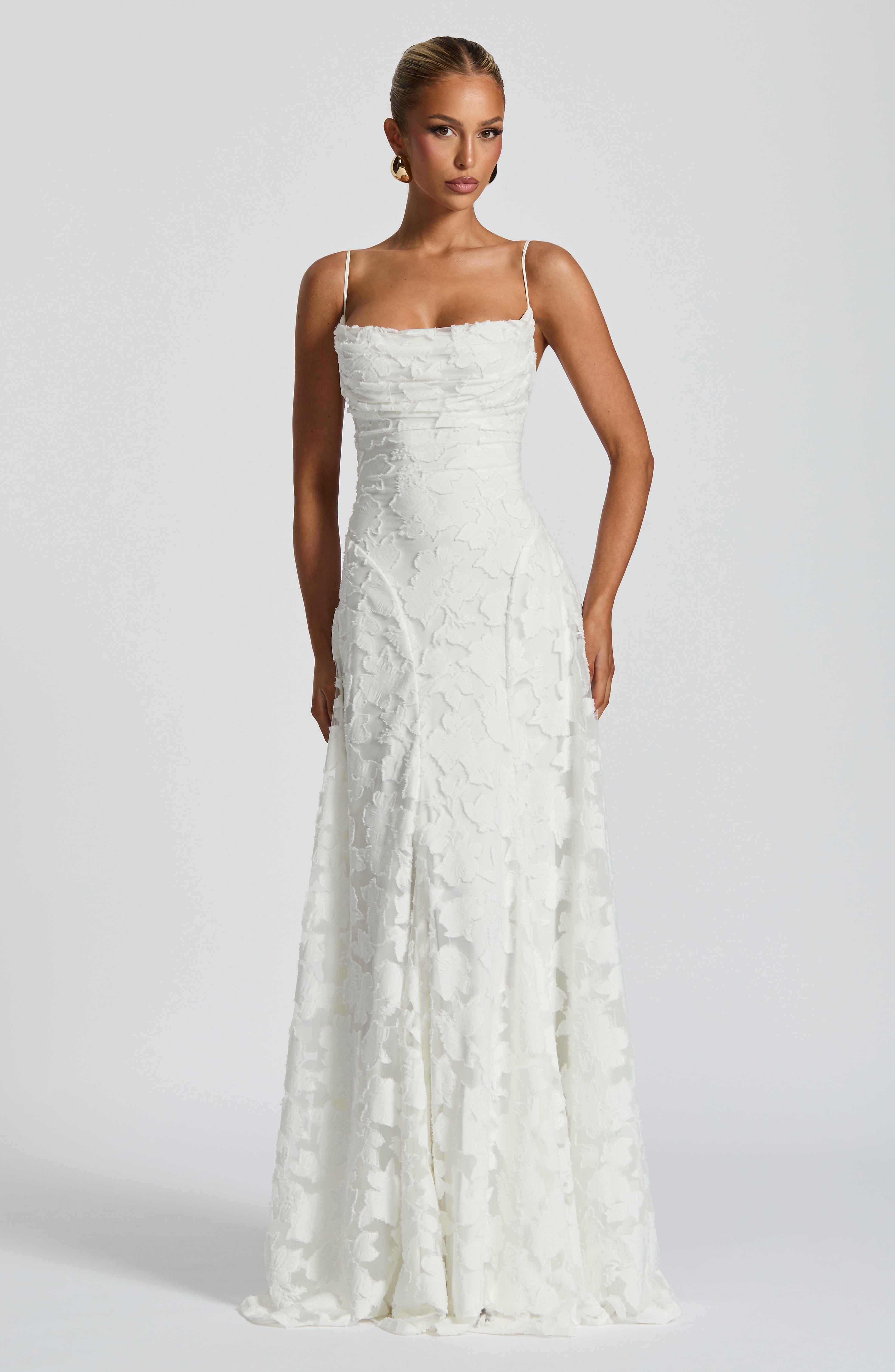 Langes schwarzes Aveline Kleid aus Spitze und Satin für Damen