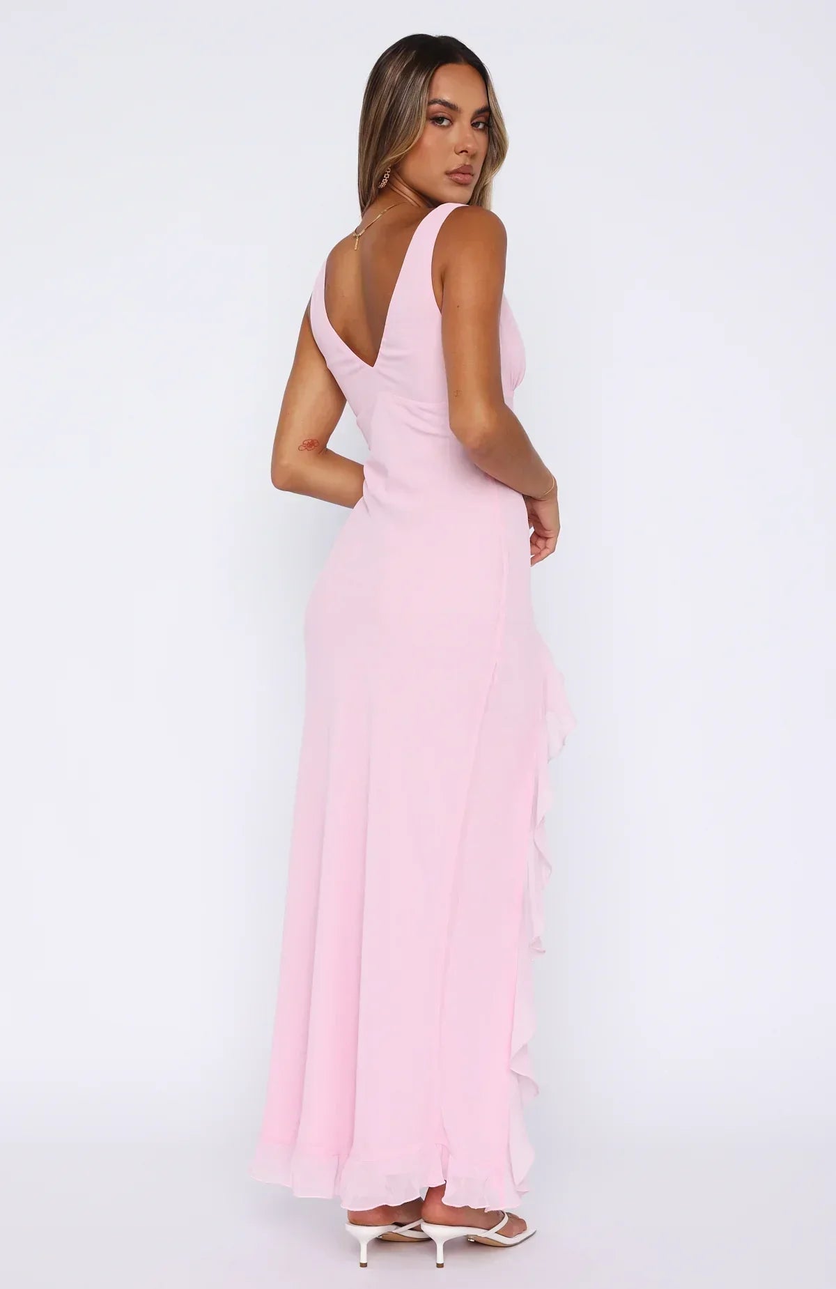 dresses : Sienna – Robe longue de soirée élégante avec volants et fente haute in van Seroa