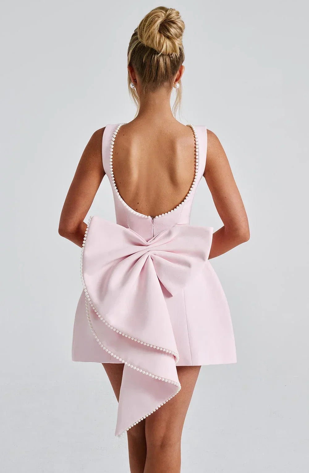 Robe Courte Femme Noire à Nœud Décoratif au Dos - Coton Léger