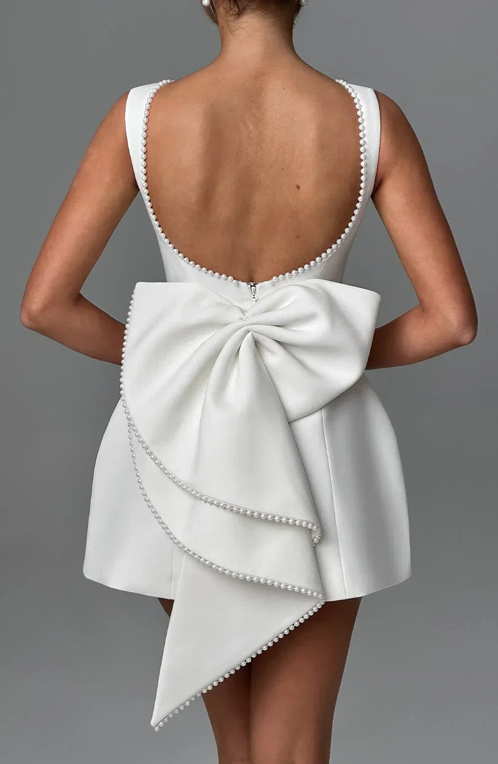 Robe Courte Femme Noire à Nœud Décoratif au Dos - Coton Léger