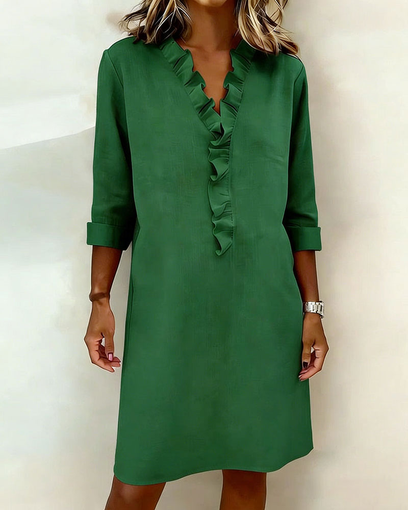 Robe à volants col en V