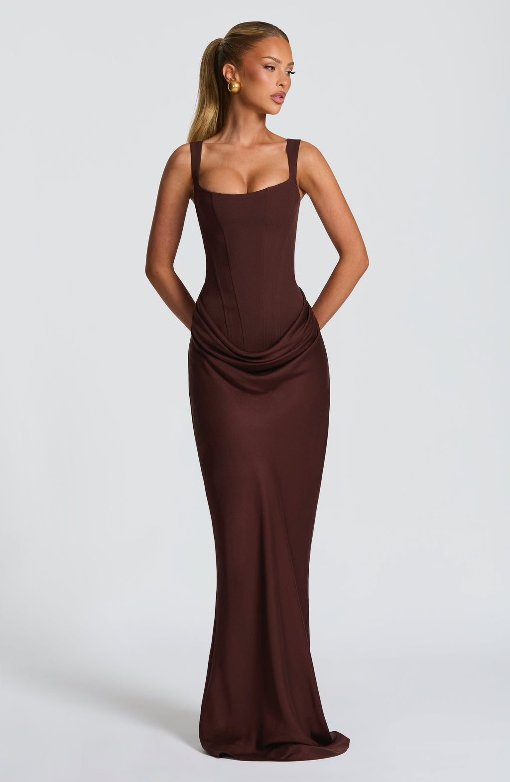 Maxikleid mit Sanduhr-Silhouette, müheloser Stil
