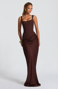 Maxikleid mit Sanduhr-Silhouette, müheloser Stil