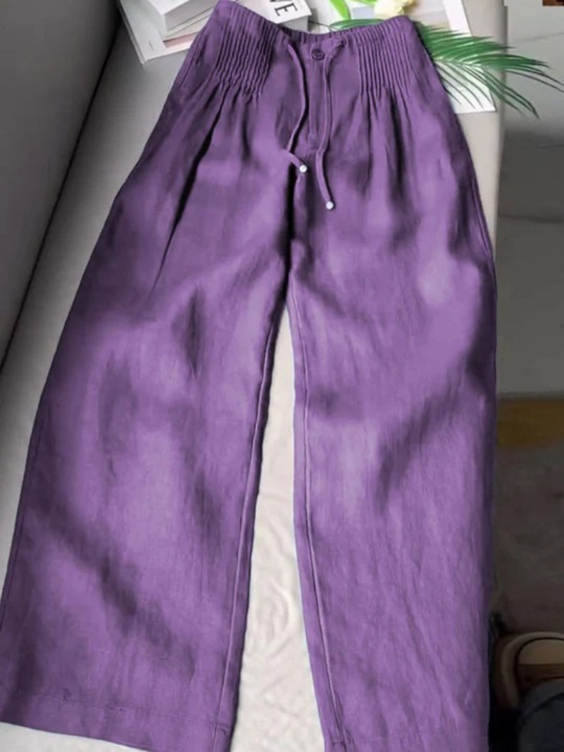 Locker sitzende, weit geschnittene Hose mit weitem Bein