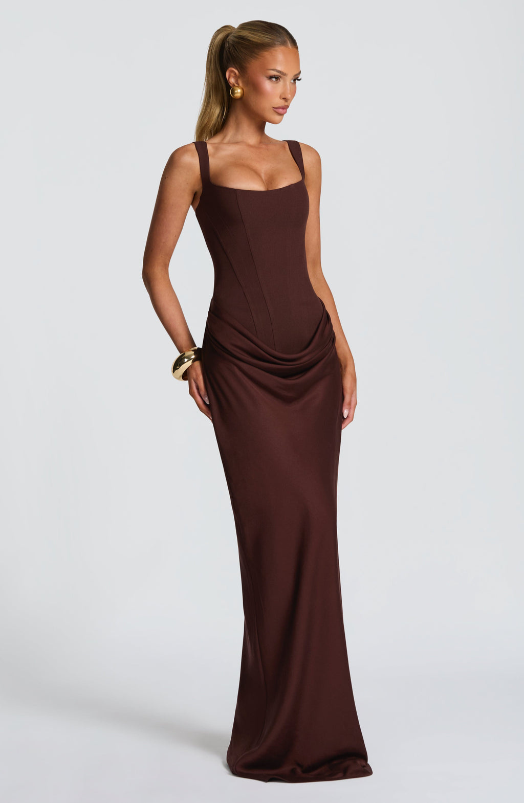 Maxikleid mit Sanduhr-Silhouette, müheloser Stil