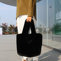 Große Tasche aus Kunstfell – Eleganz und Komfort Damen