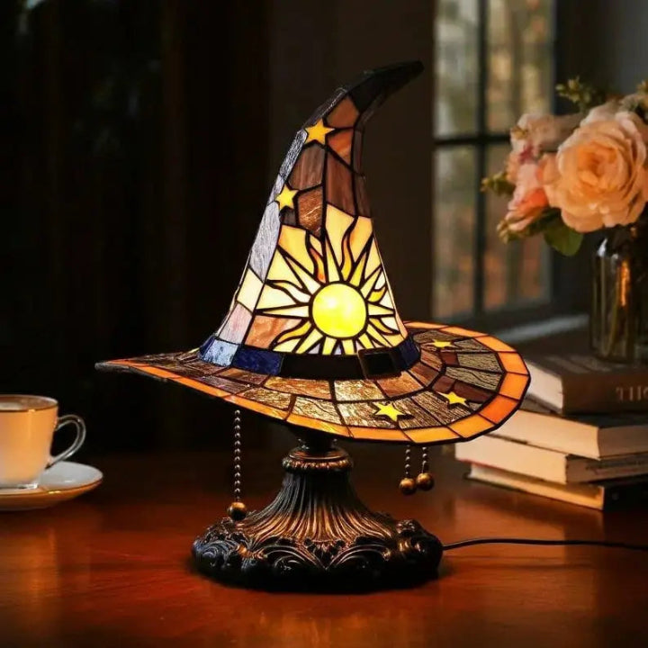 Lampe Chapeau de Sorcière en Vitrail - Artisanale Lumière Chaude