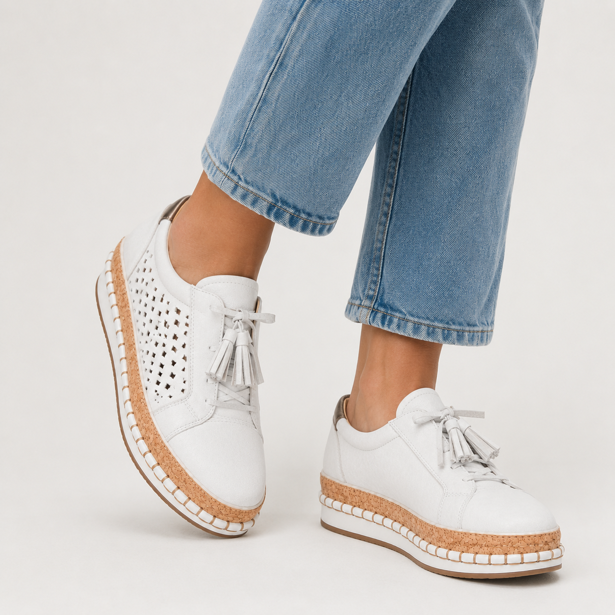 Bequeme und atmungsaktive Damen-Sneaker zum Hineinschlüpfen mit Quasten