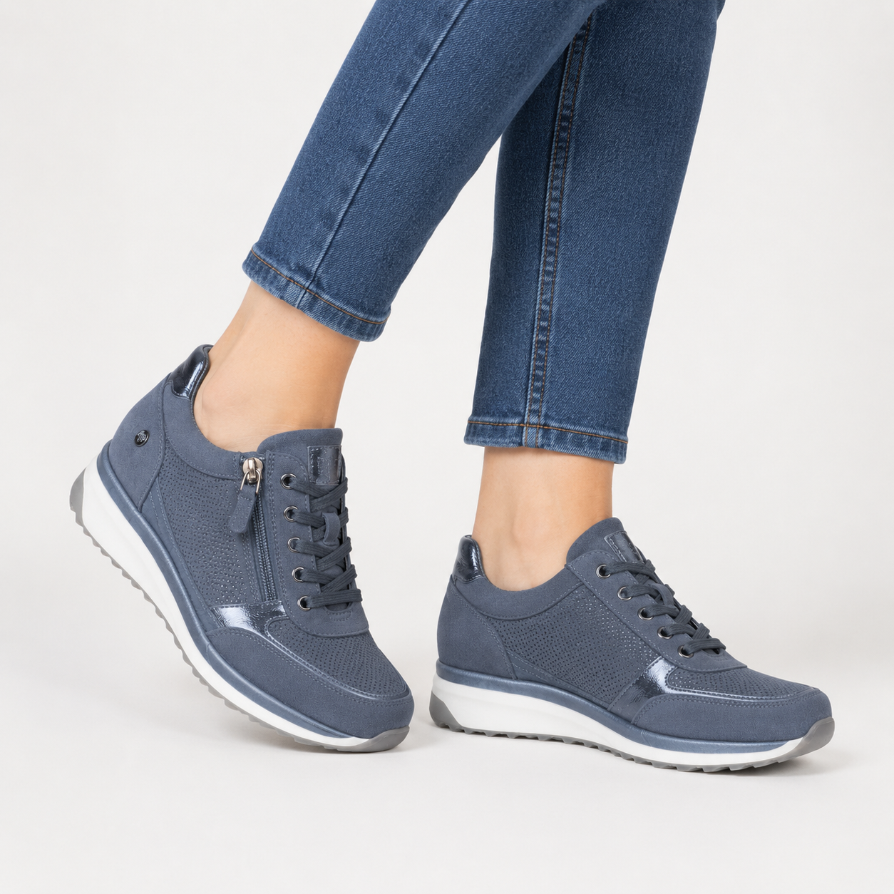 Baskets confortables et avec panneau pailleté