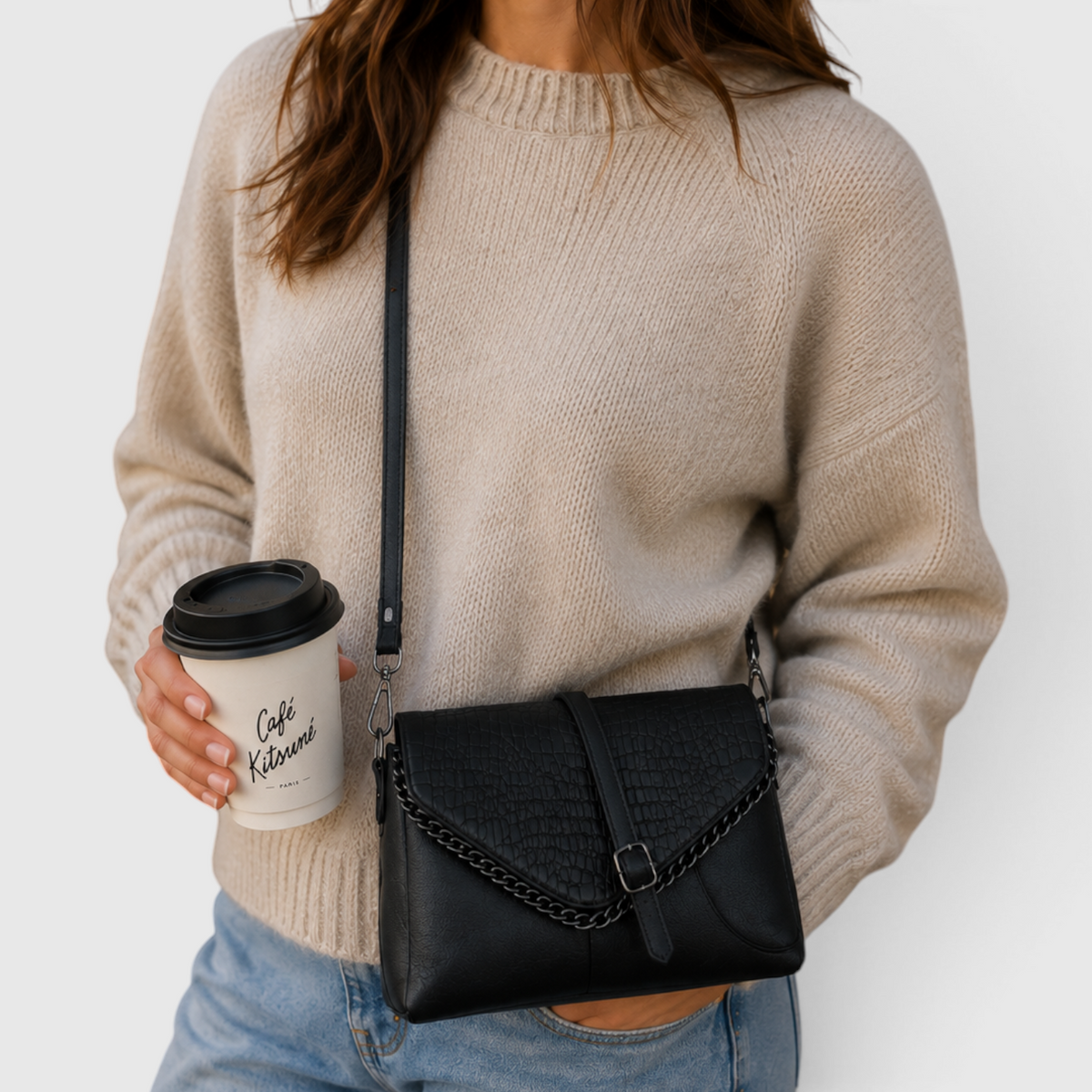 Sac Bandoulière Noir avec Détail Chaîne – Élégant & Polyvalent