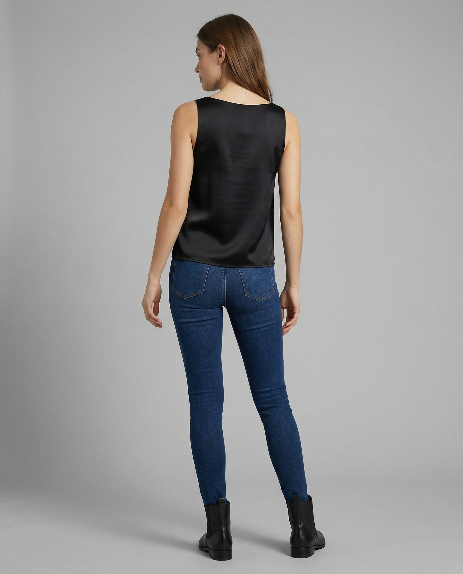 Débardeur Noir Femme Élégant Minimaliste 3