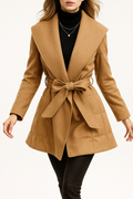 Damen-Daunenjacke mit Gürtel aus Wolle Herbstkollektion