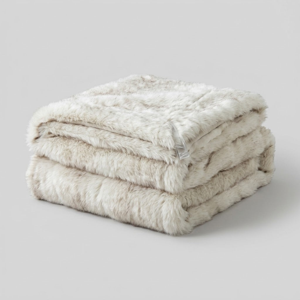 Plaid Douillet en Fausse Fourrure - Confort Hivernal Chaleureux