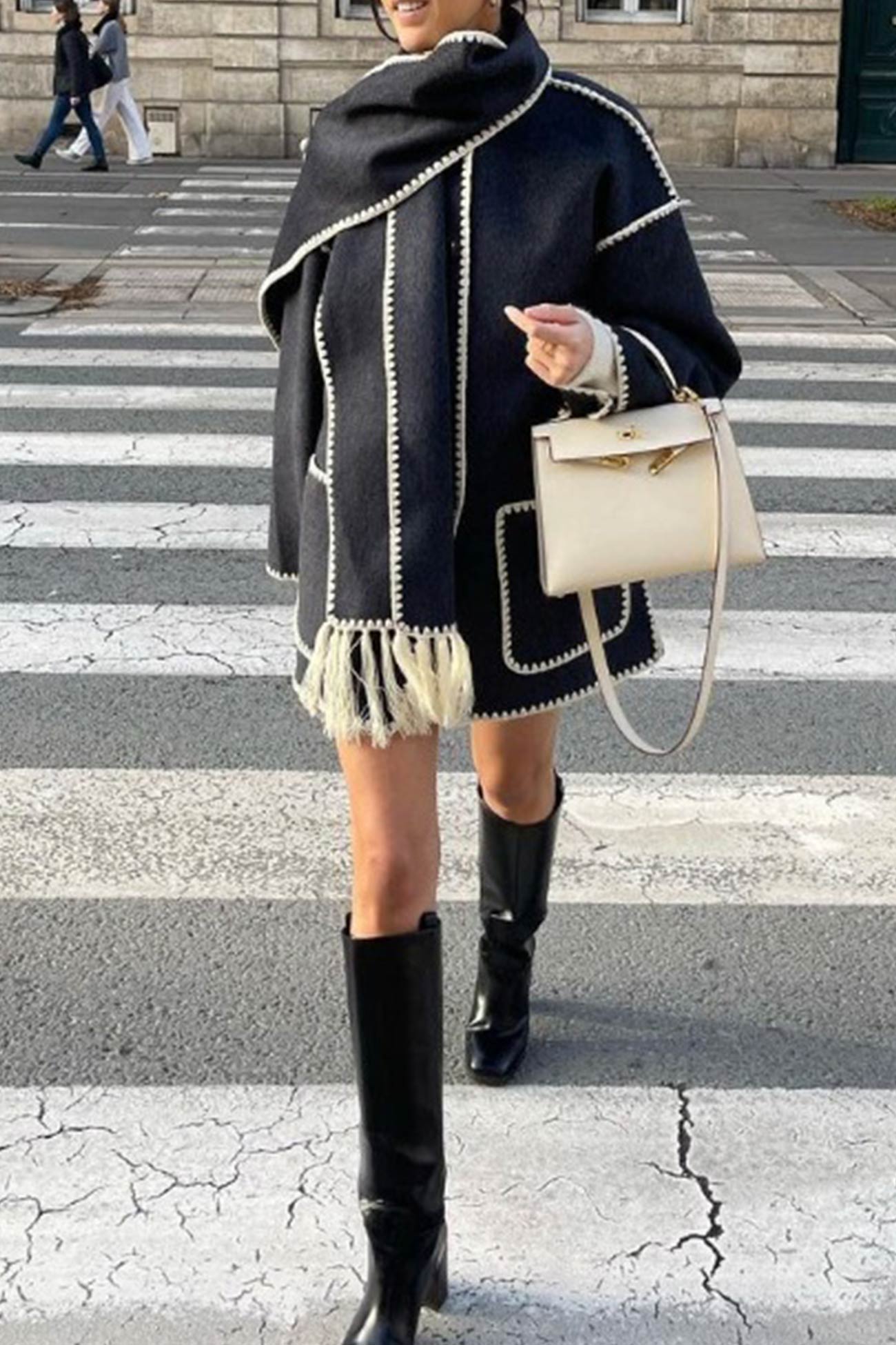 Manteau Châle Femme Élégant 4