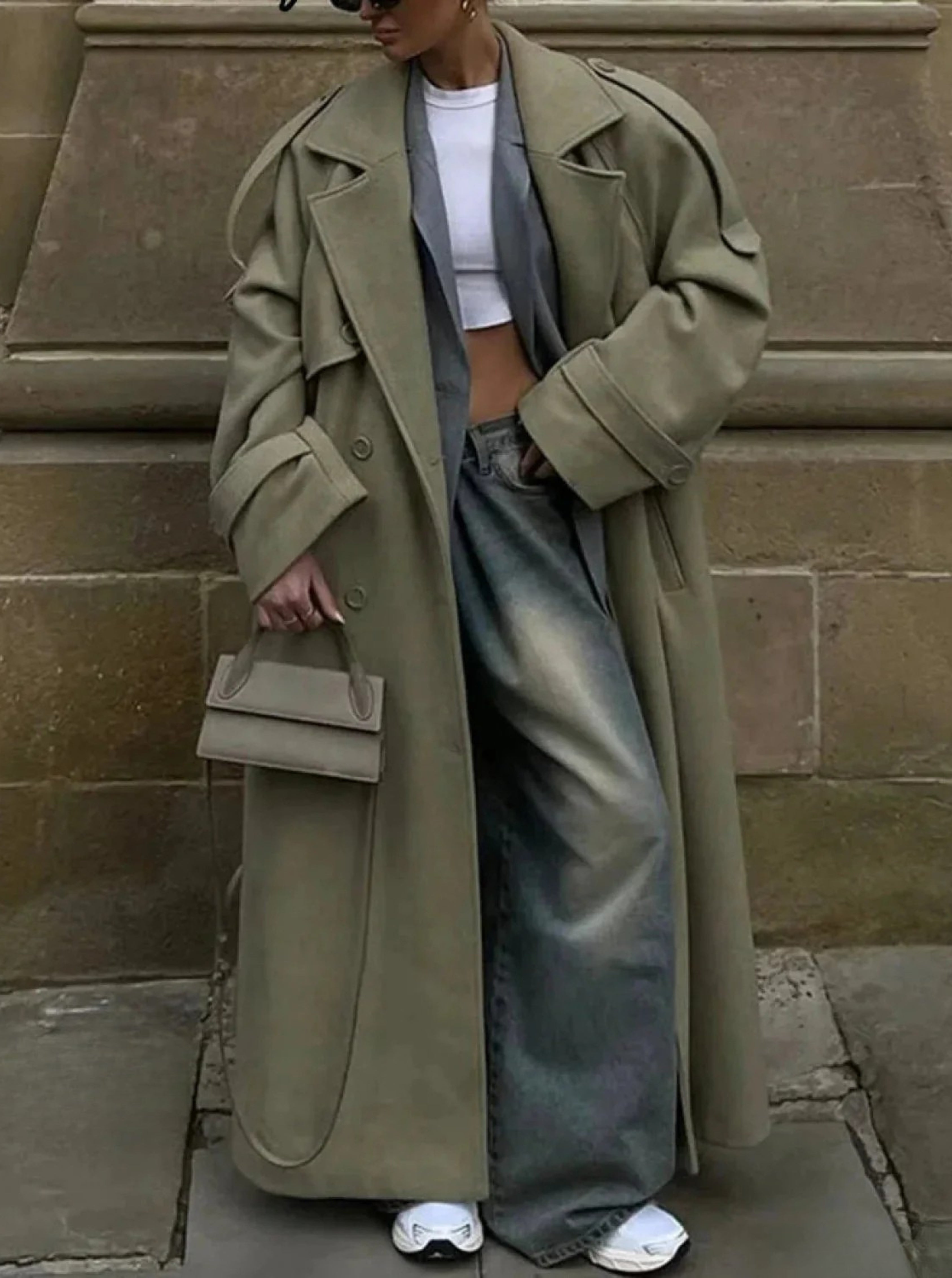 Gürtelter Damen-Wintermantel aus Wolle Damenmode