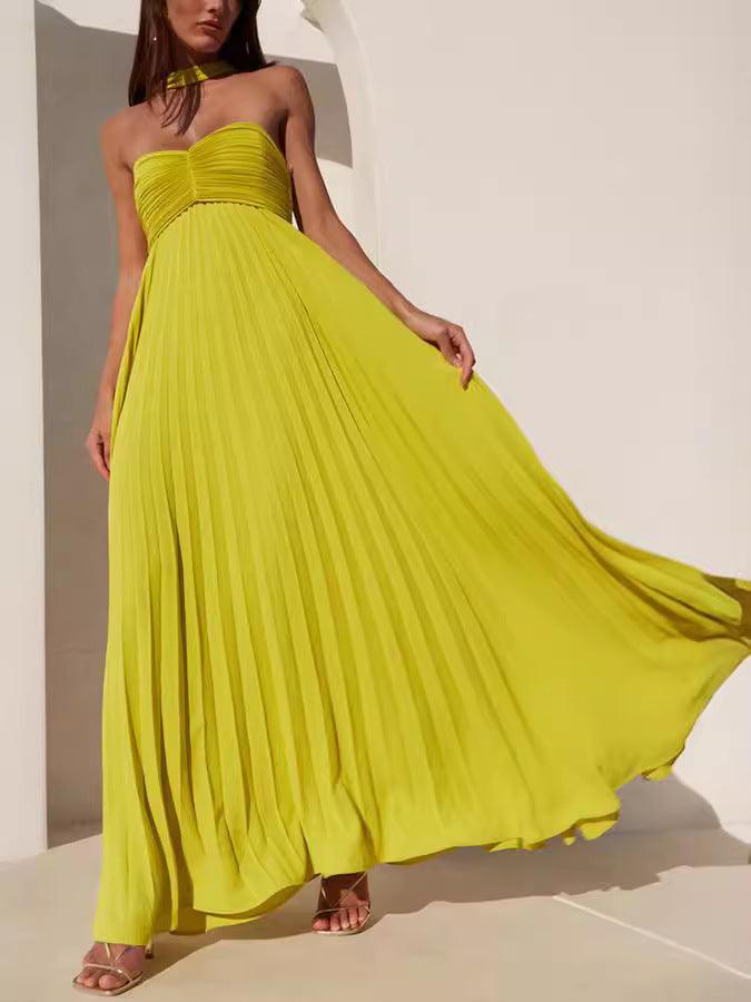 Schlichtes elegantes Trägerkleid mit Falten und Band