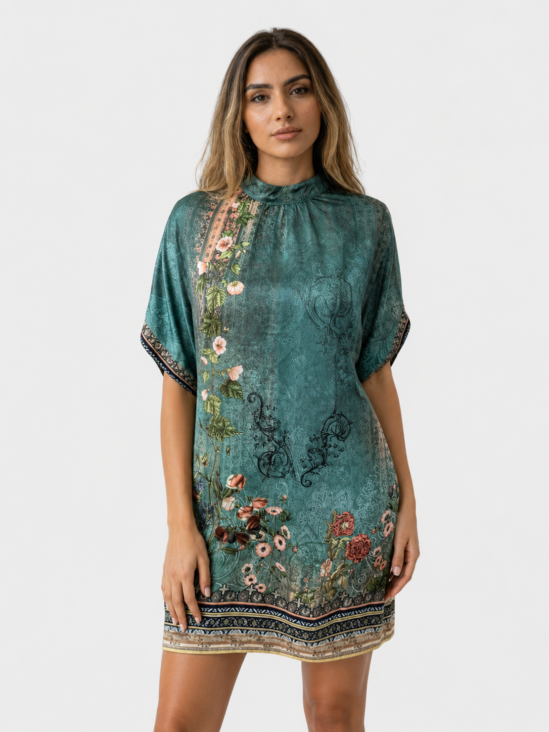Kurzes Abendkleid mit Fledermausärmeln und gerafftem Kragen Damen