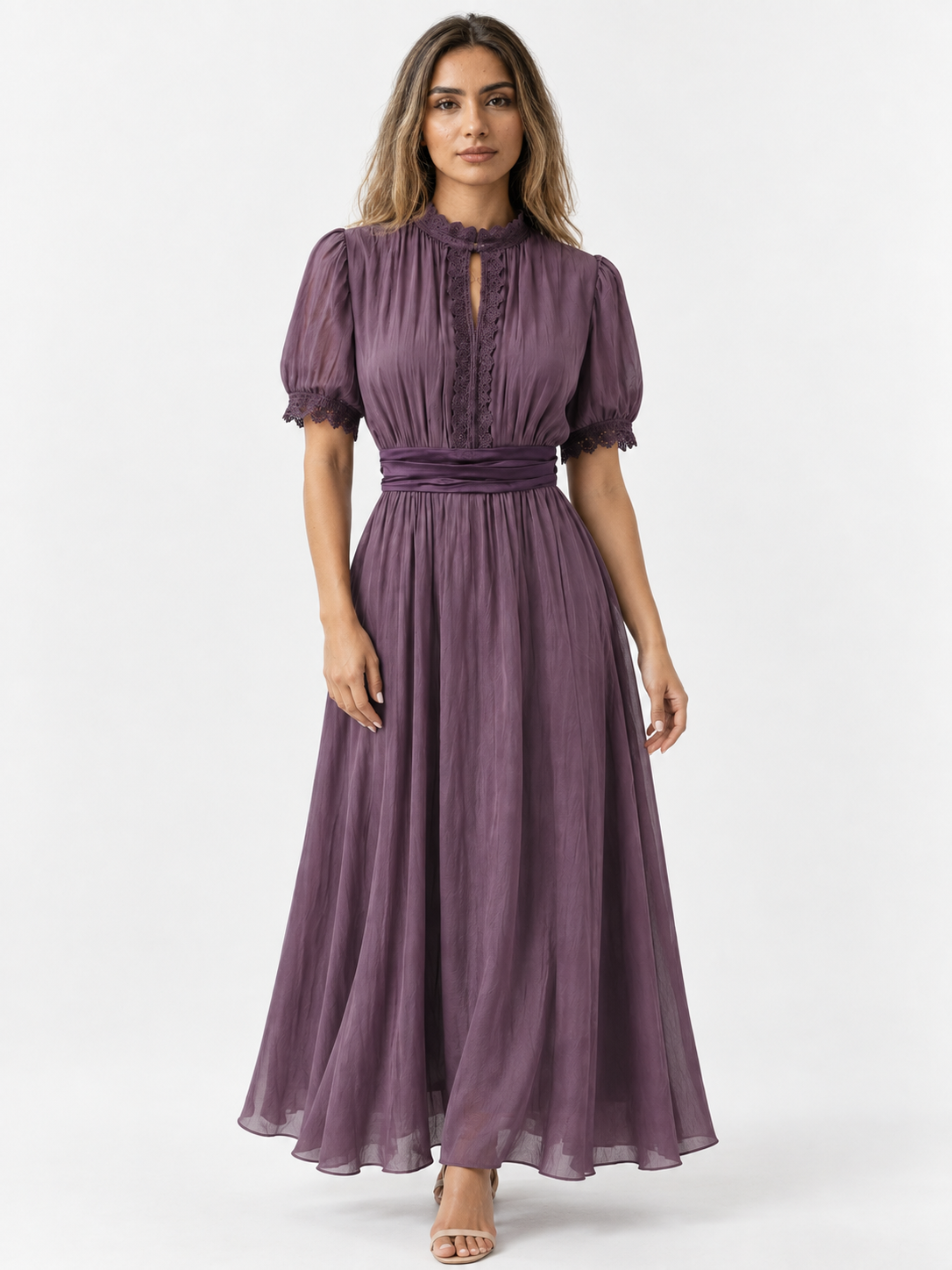 Langes Damenkleid aus Polyester und Spandex mit Spitze und geraffter Taille  