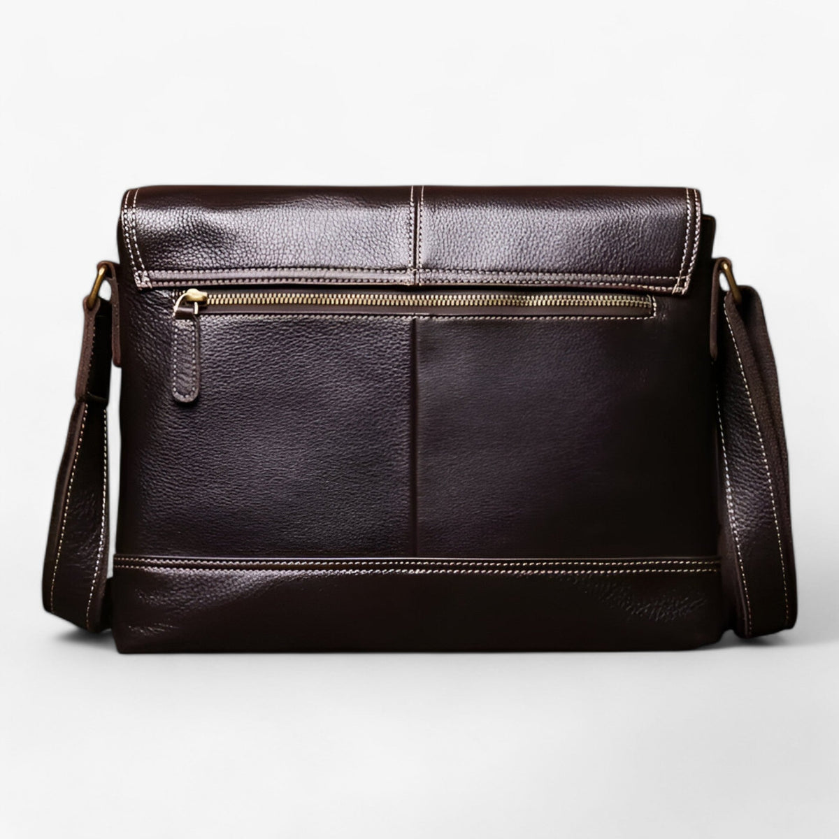 Sac Messenger Bandoulière en Cuir Intemporel et Robuste