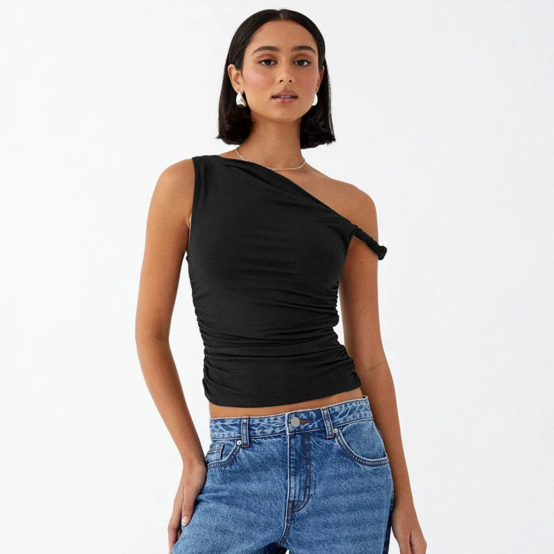 top blouses : Isabelle - Haut Élégant Asymétrique avec Détails Drapés in Noir van Seroa