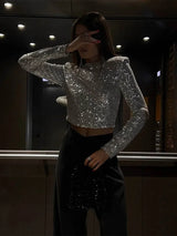 Top scurt elegant cu mâneci lungi și paiete pentru femei