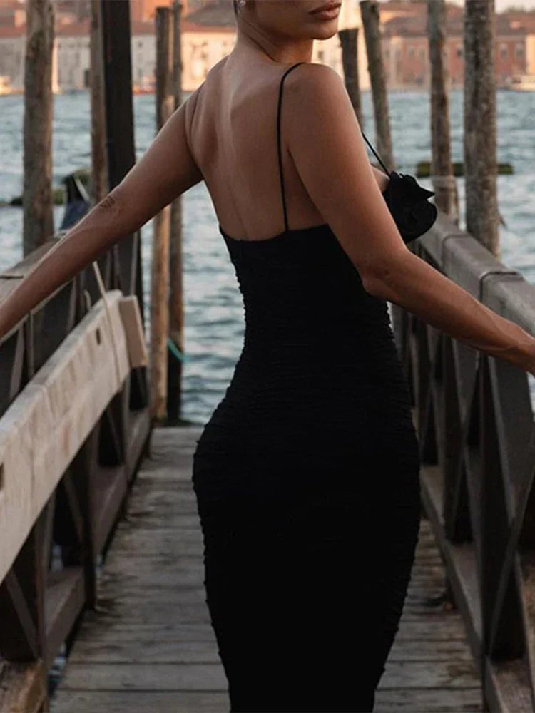 dresses : Isabella – Robe de Cocktail avec Détail Fleuri et Coupe Moulante in van Seroa