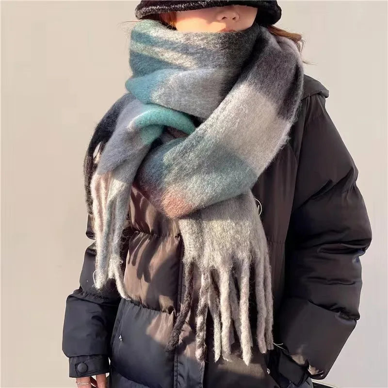 Écharpe d'Hiver Oversize pour Femme à Dégradé de Couleur et Franges