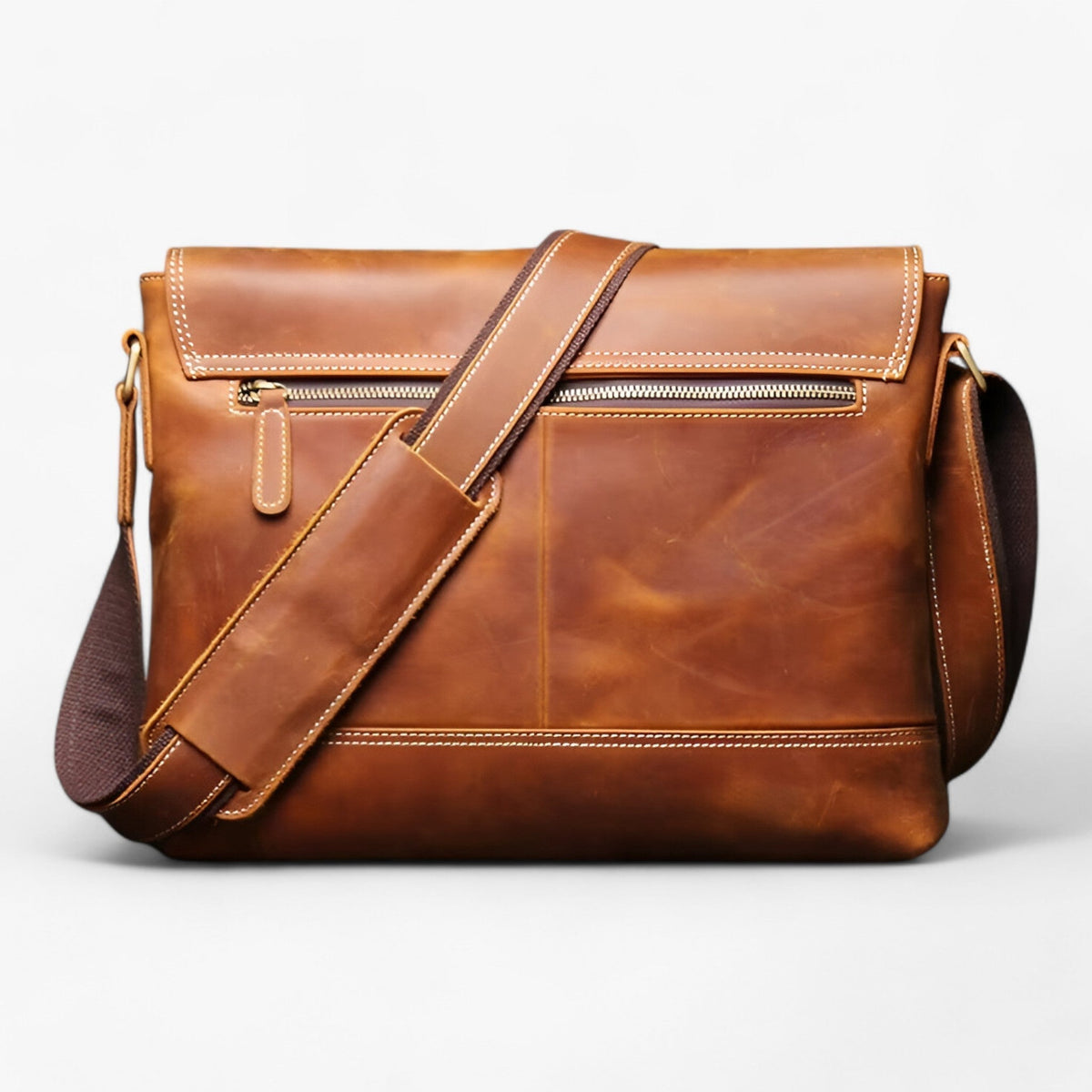 Sac Messenger Bandoulière en Cuir Intemporel et Robuste