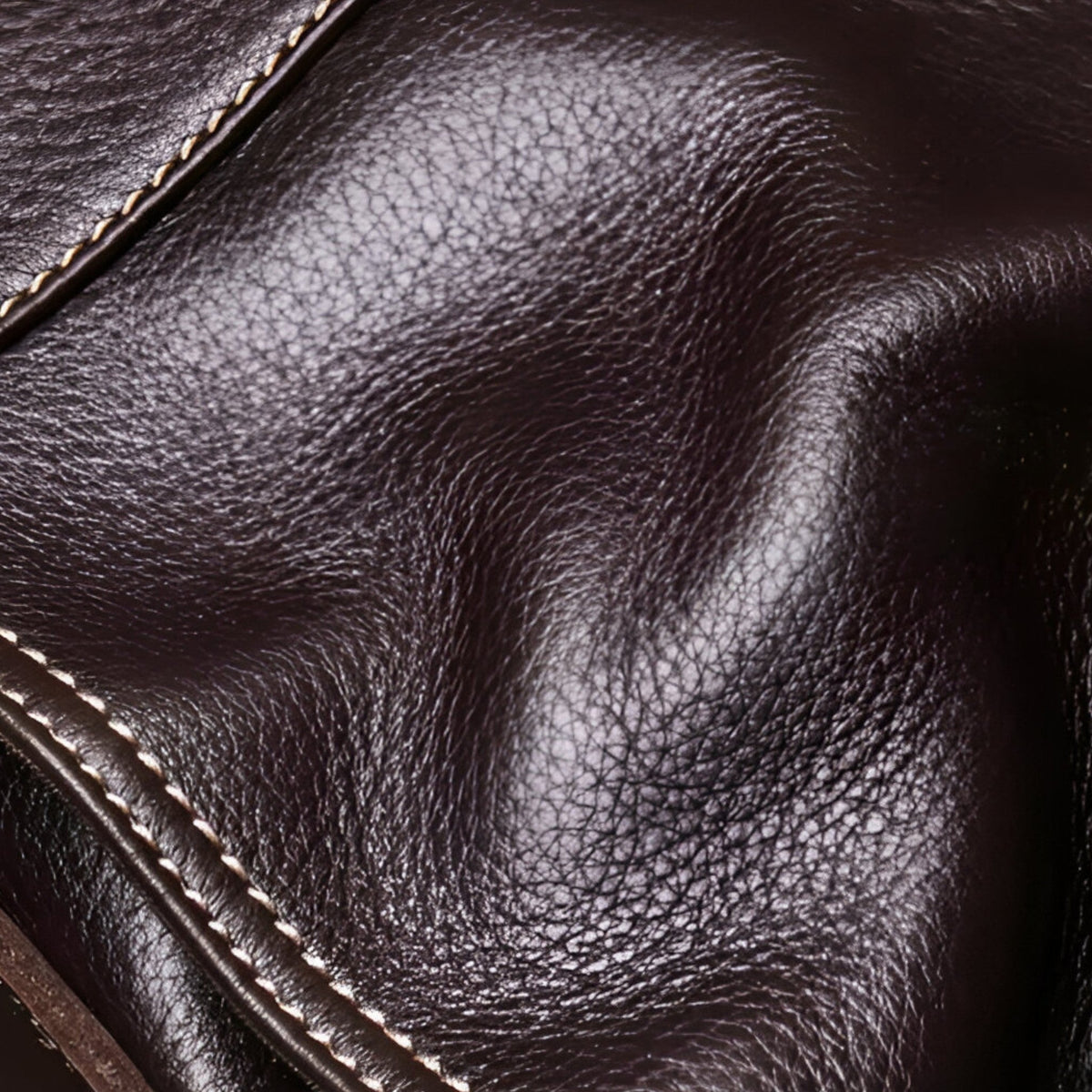 Sac Messenger Bandoulière en Cuir Intemporel et Robuste