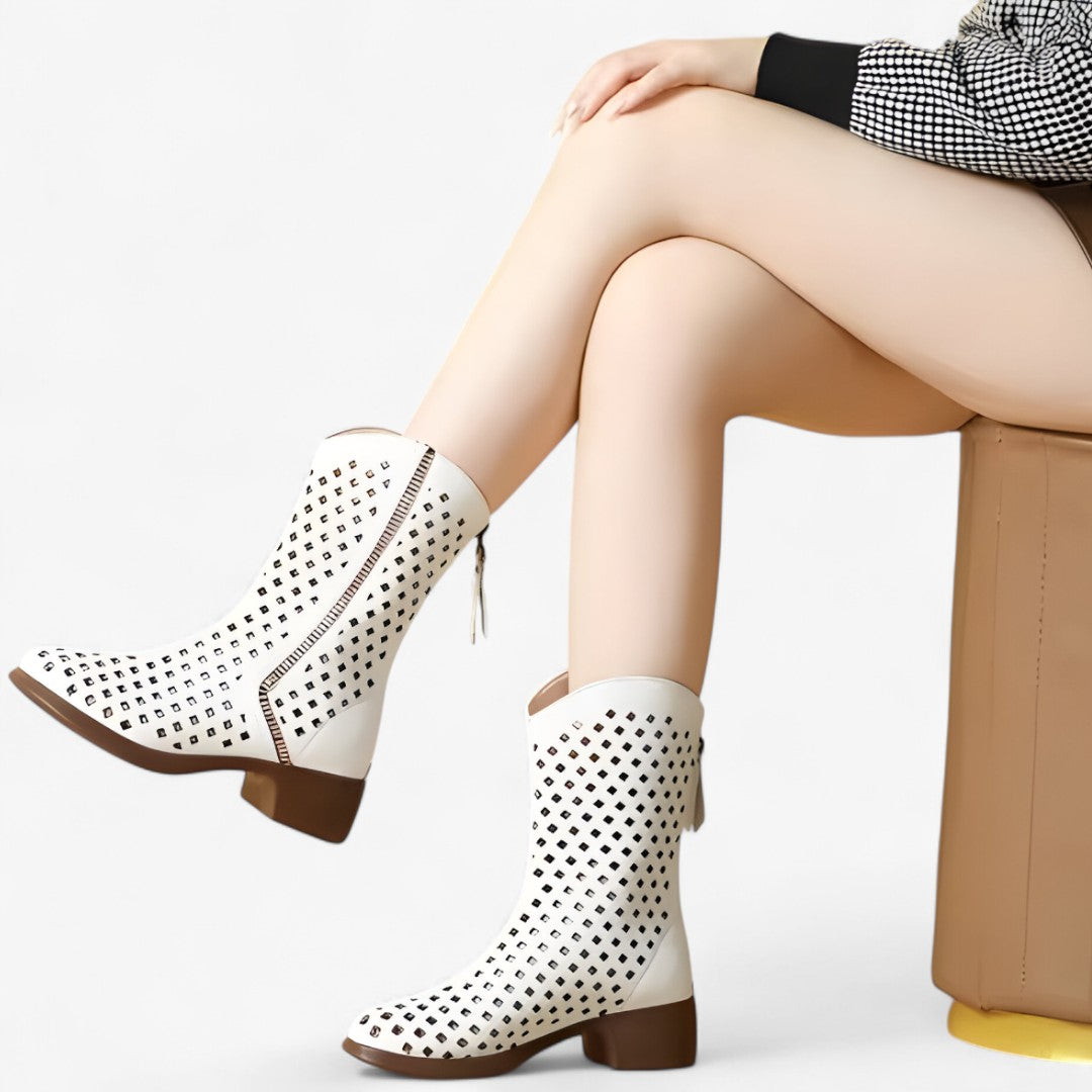 Atmungsaktive, halbhohe Damenstiefel aus echtem Leder mit Perforation