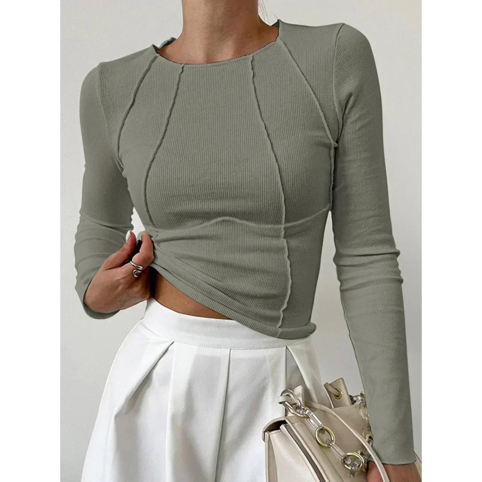 top blouses : Livia – Haut Tendance Côtelé à Manches Longues avec Coutures Apparentes in Gris van Seroa
