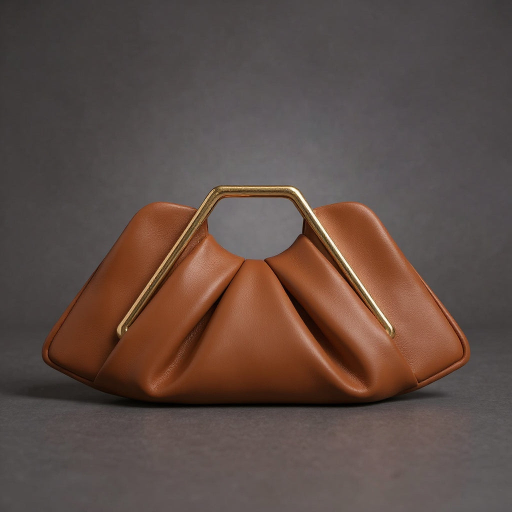 Weiche Leder-Clutch, Origami-Design, goldfarbener sechseckiger Griff