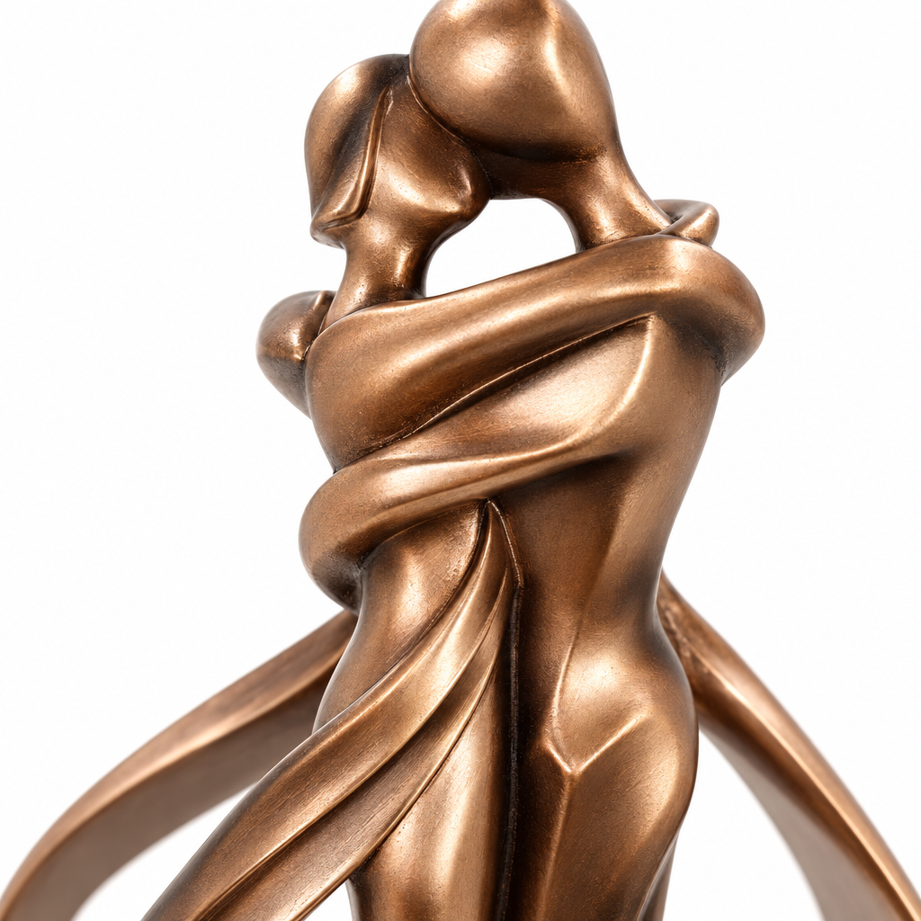 Sculpture Couple Enlacé - Statue Décorative en Résine Ton Bronze